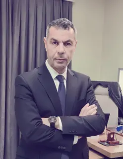 اسامه علوان زبون معارج الســـراي